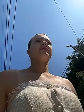 Snapshot of MiaTee chatting on March 2026 02:57:02 AM MiaTee online show from March 2026 02:57:02 AM