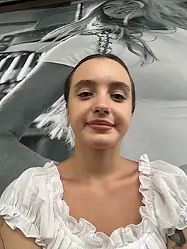 Snapshot of MiaTee chatting on April 2026 06:19:01 AM MiaTee online show from April 2026 06:19:01 AM