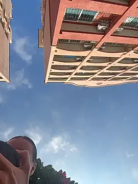 Snapshot of MiaTee chatting on April 2026 02:05:02 AM MiaTee online show from April 2026 02:05:02 AM