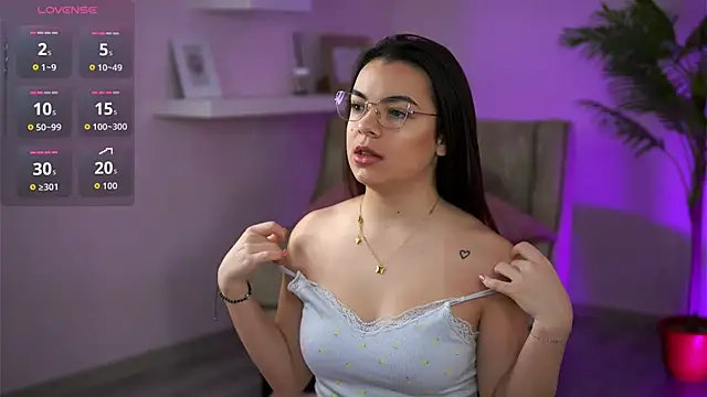 Snapshot of PeachyyFantasy chatting on February 2026 04:33:01 AM PeachyyFantasy online show from February 2026 04:33:01 AM