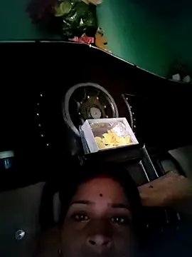 Snapshot of bhavna_pandit chatting on February 2026 08:10:01 AM bhavna pandit online show from February 2026 08:10:01 AM