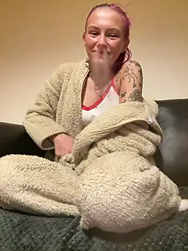 Snapshot of Milssweetx chatting on February 2026 08:11:01 AM Milssweetx online show from February 2026 08:11:01 AM