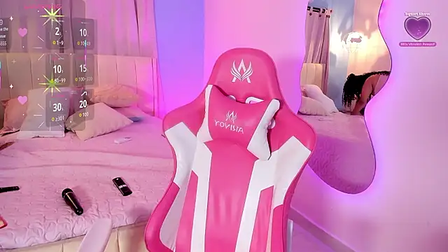 Snapshot of LOU_22_ chatting on March 2026 01:44:02 AM LOU 22 online show from March 2026 01:44:02 AM