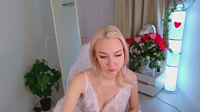 Audrey Kiss online show from February 2026 07:12:01 AM