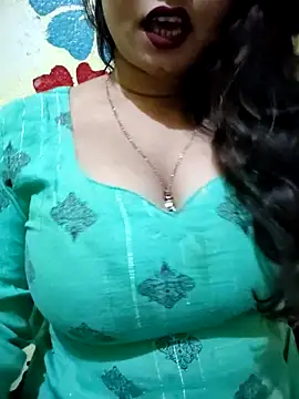 Snapshot of PARI51 chatting on February 2026 06:45:01 PM PARI51 online show from February 2026 06:45:01 PM