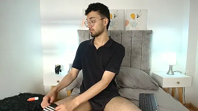 James Potter  online show from February 2026 09:31:01 PM