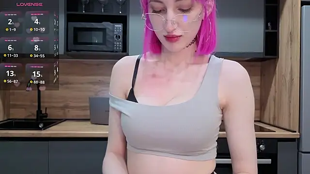 Snapshot of alice_toffee chatting on January 2026 07:11:01 PM alice toffee online show from January 2026 07:11:01 PM