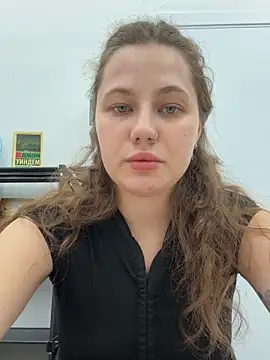 AsynaYuuki online show from April 2026 06:49:02 PM