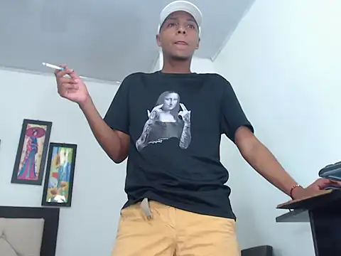 hotboyluxe online show from February 2026 03:00:02 AM