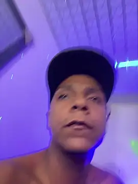 hotboyluxe online show from May 2026 02:35:02 PM