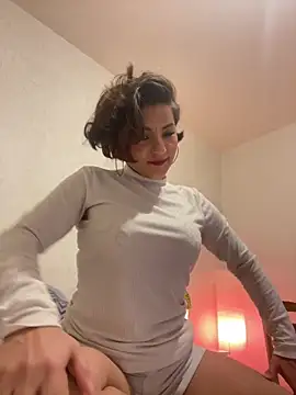 eva luz online show from February 2026 10:40:01 PM