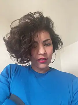 eva luz online show from February 2026 12:59:02 PM