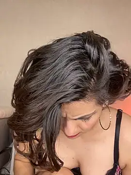 eva luz online show from March 2026 12:27:02 AM