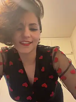 eva luz online show from May 2026 05:09:01 PM