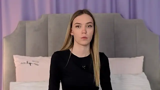 NikkiRyx online show from May 2026 04:02:02 PM