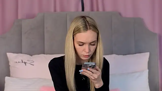 NikkiRyx online show from May 2026 03:53:02 PM