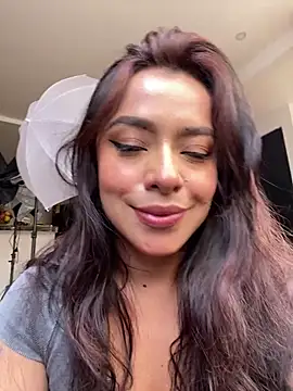 foxxy lover online show from February 2026 07:15:01 PM