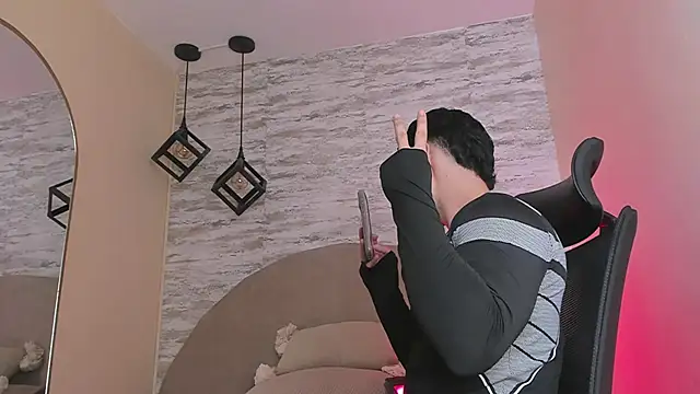 itswolfine online show from February 2026 02:19:01 AM