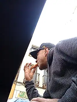 yoahotpetrafiery online show from April 2026 01:09:02 PM