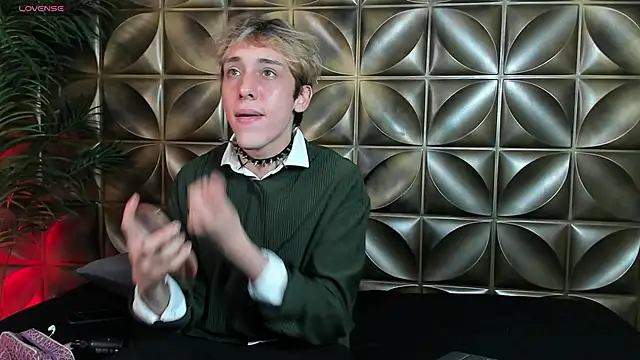 Snapshot of DannyParker_ chatting on February 2026 04:43:02 AM DannyParker online show from February 2026 04:43:02 AM