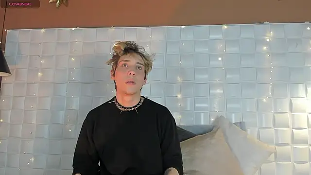 Snapshot of DannyParker_ chatting on February 2026 02:15:02 AM DannyParker online show from February 2026 02:15:02 AM