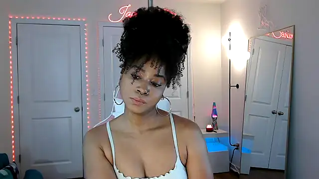 Snapshot of JazmineFoxx chatting on April 2026 05:47:01 PM JazmineFoxx online show from April 2026 05:47:01 PM