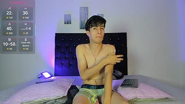 Snapshot of axxxel_twink chatting on February 2026 03:17:01 AM axxxel twink online show from February 2026 03:17:01 AM