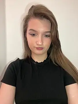 Green eyes lady online show from May 2026 01:49:01 PM