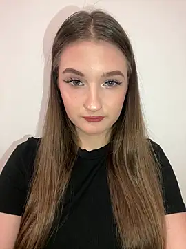 Green eyes lady online show from July 2026 05:37:02 PM
