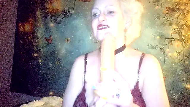 Blondie the librarian online show from April 2026 03:02:01 AM