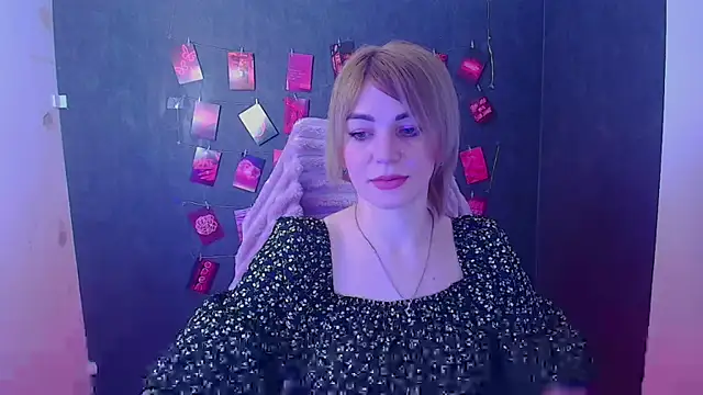 Snapshot of CuttieEmma chatting on March 2026 06:39:01 AM CuttieEmma online show from March 2026 06:39:01 AM