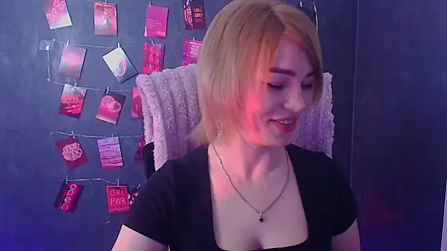 Snapshot of CuttieEmma chatting on March 2026 06:52:01 AM CuttieEmma online show from March 2026 06:52:01 AM