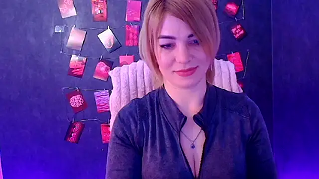 Snapshot of CuttieEmma chatting on March 2026 06:39:01 AM CuttieEmma online show from March 2026 06:39:01 AM