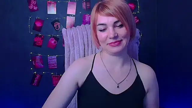 Snapshot of CuttieEmma chatting on April 2026 11:46:02 PM CuttieEmma online show from April 2026 11:46:02 PM