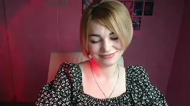 Snapshot of CuttieEmma chatting on April 2026 11:54:02 AM CuttieEmma online show from April 2026 11:54:02 AM