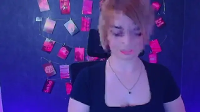 Snapshot of CuttieEmma chatting on April 2026 11:47:01 AM CuttieEmma online show from April 2026 11:47:01 AM