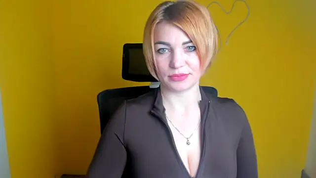 Snapshot of CuttieEmma chatting on April 2026 11:56:02 AM CuttieEmma online show from April 2026 11:56:02 AM