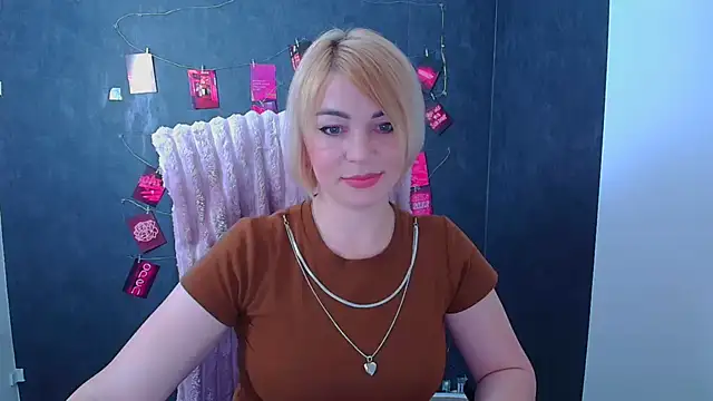 CuttieEmma online show from June 2026 01:03:02 PM