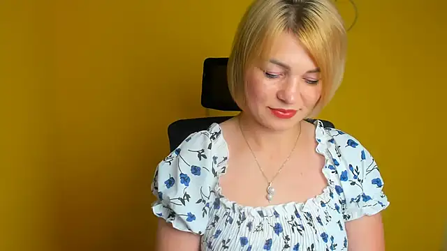CuttieEmma online show from July 2026 05:58:01 AM