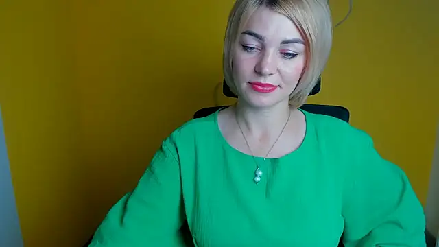 CuttieEmma online show from July 2026 11:52:01 AM