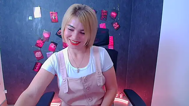 CuttieEmma online show from July 2026 11:42:02 AM