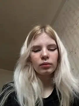 Snapshot of EsterSteele chatting on February 2026 01:28:01 PM EsterSteele online show from February 2026 01:28:01 PM