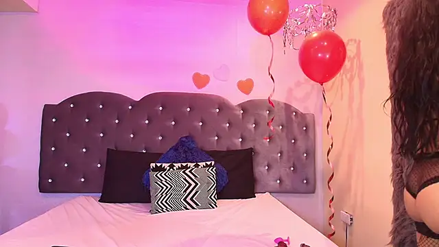 Lara pons online show from February 2026 02:02:02 PM