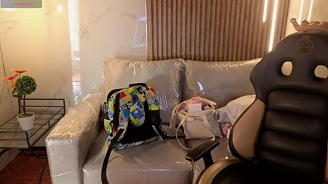 Snapshot of Lynn_turner chatting on February 2026 01:15:01 PM Lynn turner online show from February 2026 01:15:01 PM