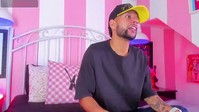 Aiden Cash7 online show from February 2026 04:24:01 AM