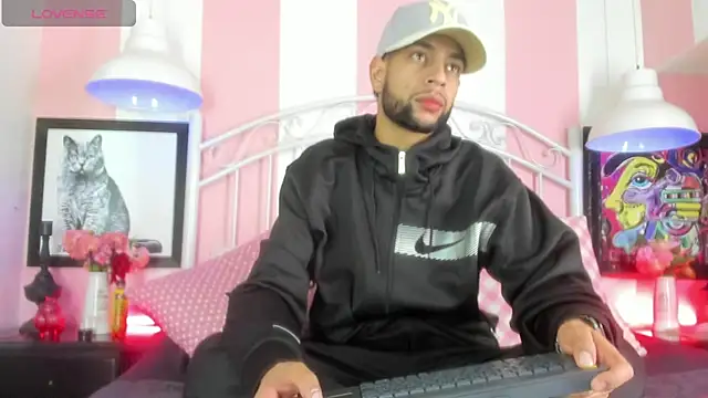 Aiden Cash7 online show from February 2026 04:22:02 AM