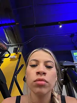 Mia Rosee1 online show from July 2026 08:00:01 PM