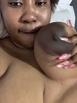 Snapshot of MeekyCurvyAss chatting on April 2026 10:58:02 AM MeekyCurvyAss online show from April 2026 10:58:02 AM