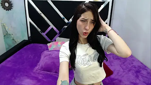 Revelgirl19 online show from February 2026 05:01:01 PM