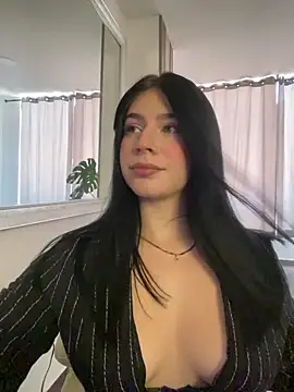 Snapshot of _HannahFox_ chatting on May 2026 05:40:02 PM HannahFox online show from May 2026 05:40:02 PM